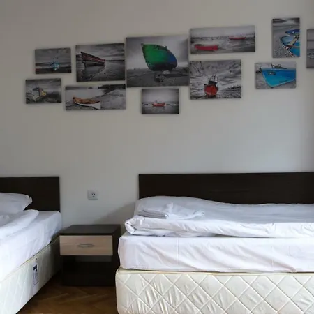 Guest Old Captain Hostel *