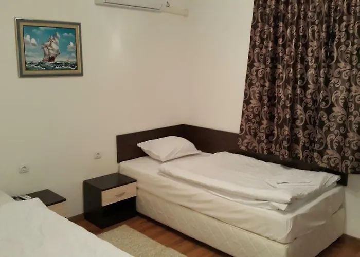 Guest Old Captain Хостел *